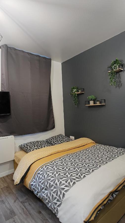 Studio Confortable Au Coeur De Руан Екстер'єр фото